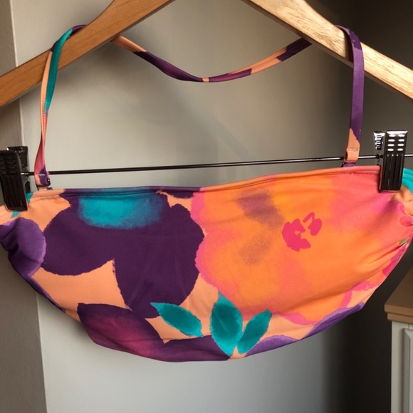 Bikini - Picture 6 of 8